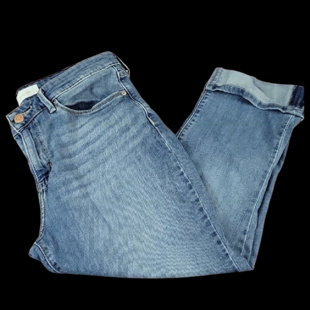 Signature by Levi Strauss Blue Mid Rise Capri Jeans